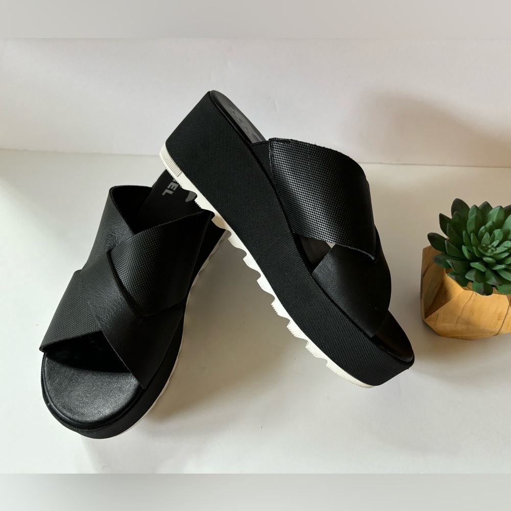 Sorel Women’s Cameron Flatform Mule Sandals 7.5M